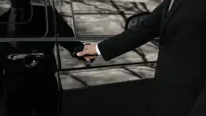 chauffeur portiere voiture